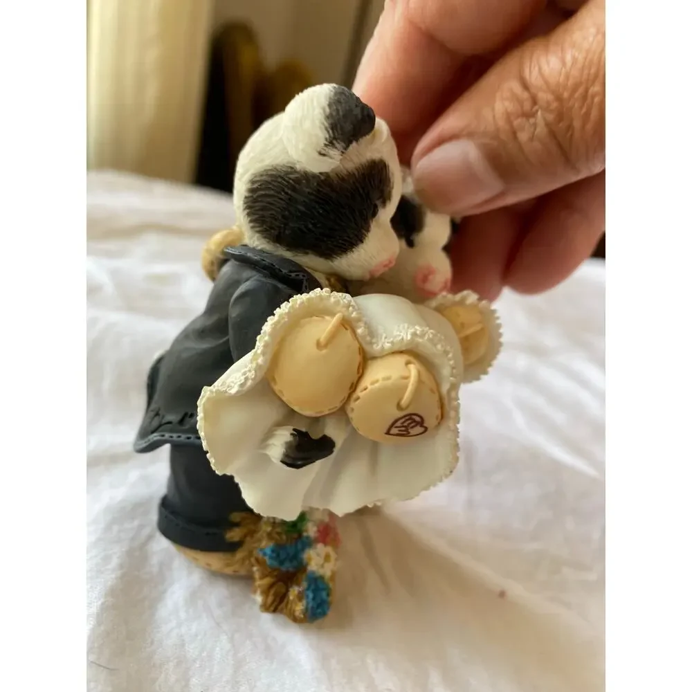 1995 Enesco Mary's Moo Moos figurine titled 